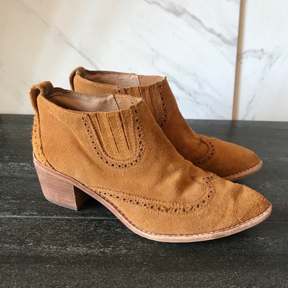 grayson brogue chelsea boot